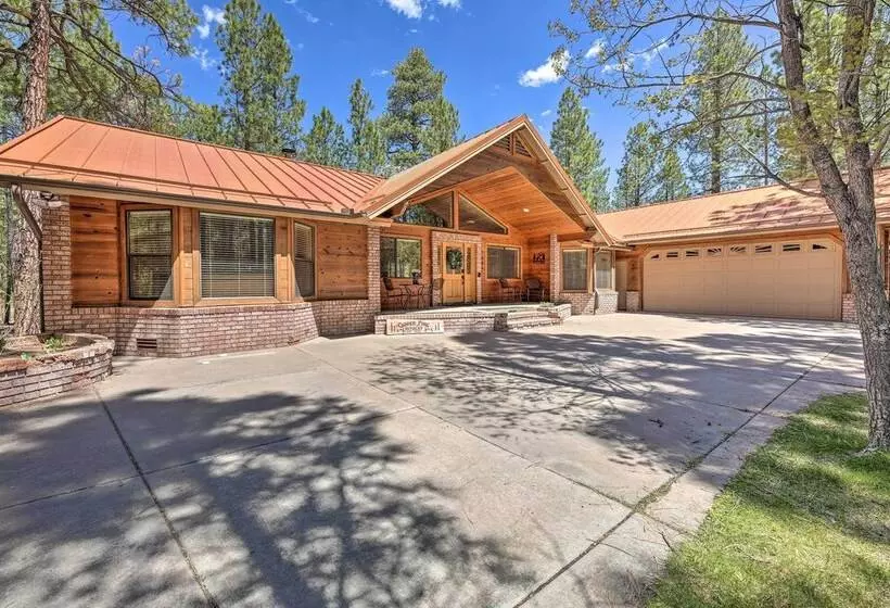 Pinetop Lakeside Cabin W/ Fireplace + Grill!