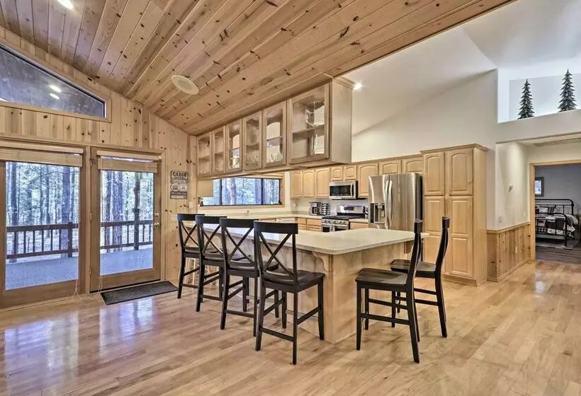 Pinetop Lakeside Cabin W/ Fireplace + Grill!