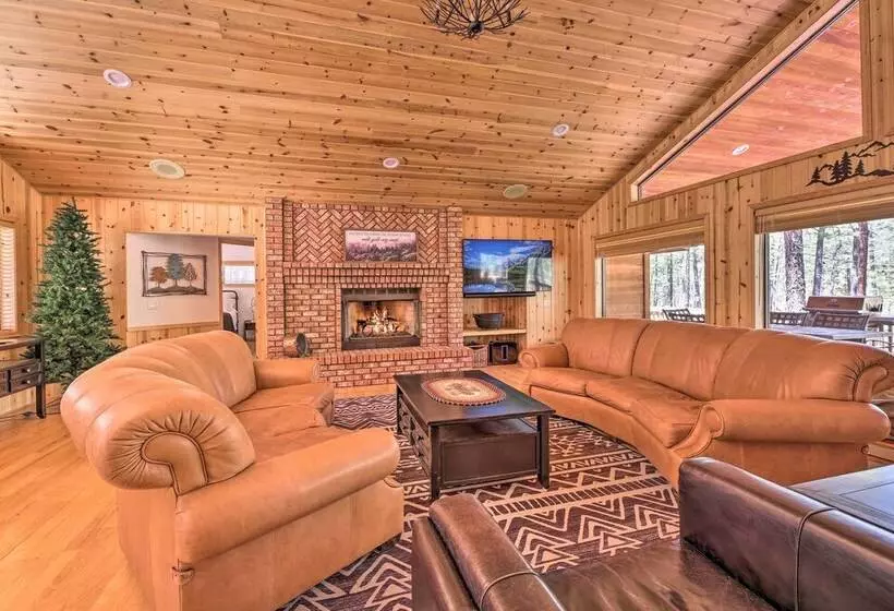 Pinetop Lakeside Cabin W/ Fireplace + Grill!