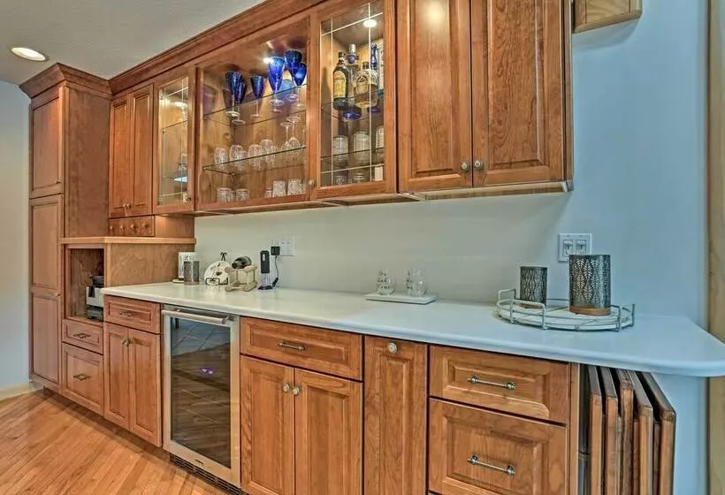 Airy Lake Ariel Home W/ Private Dock + Kayaks!