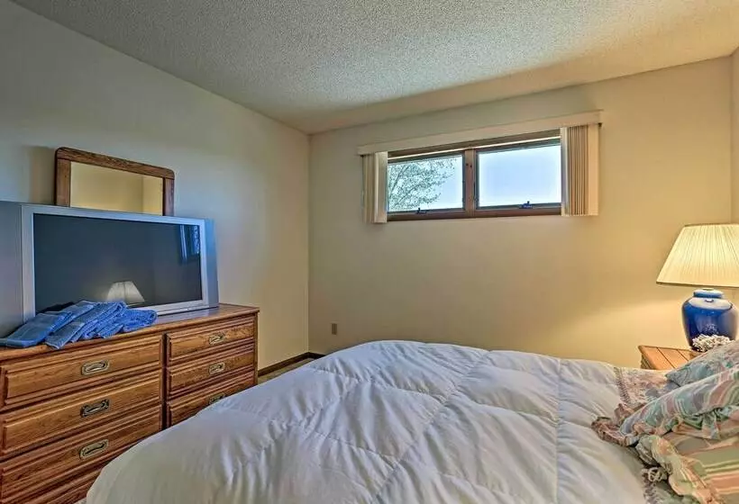 Airy Lake Ariel Home W/ Private Dock + Kayaks!