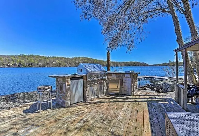 Airy Lake Ariel Home W/ Private Dock + Kayaks!