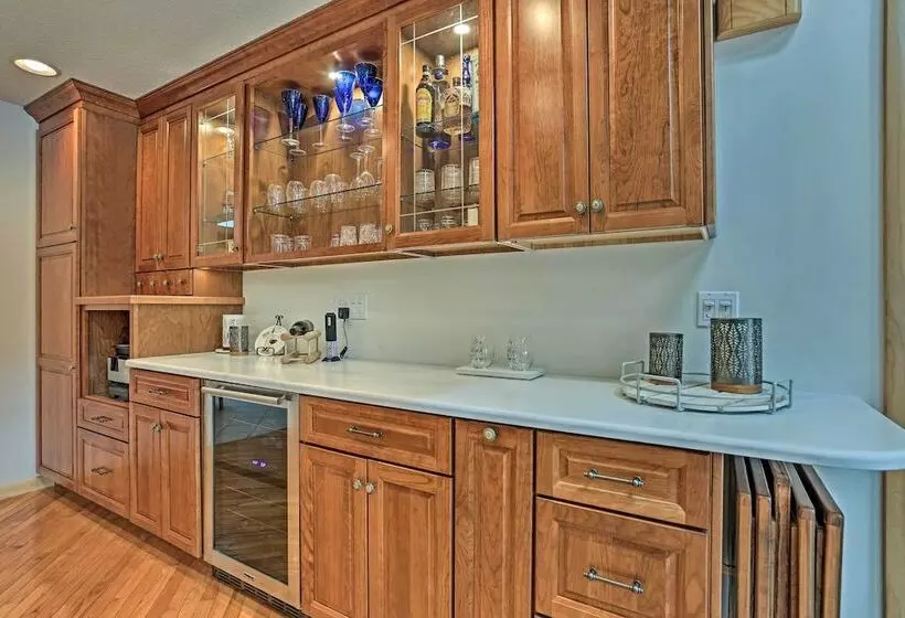 Airy Lake Ariel Home W/ Private Dock + Kayaks!