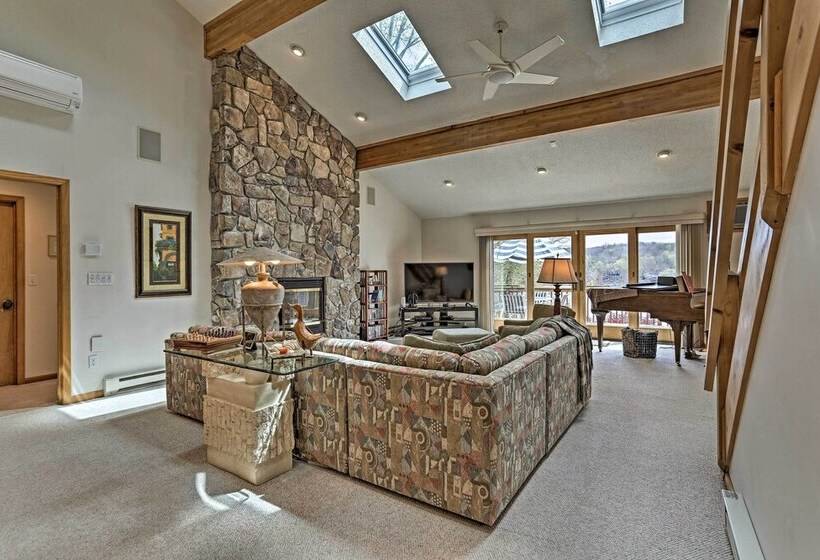 Airy Lake Ariel Home W/ Private Dock + Kayaks!