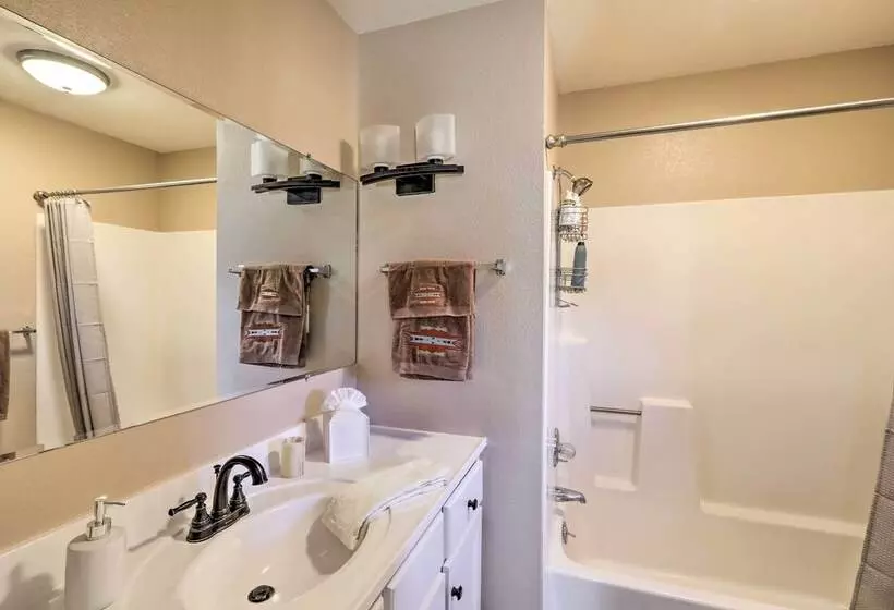 Sedona Retreat W/ Fire Pit, Near Hiking Trails