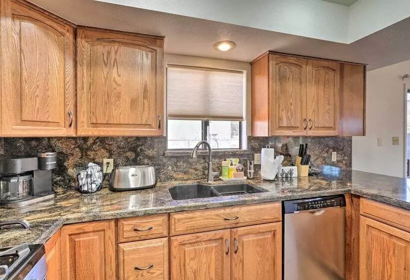 Sedona Retreat W/ Fire Pit, Near Hiking Trails