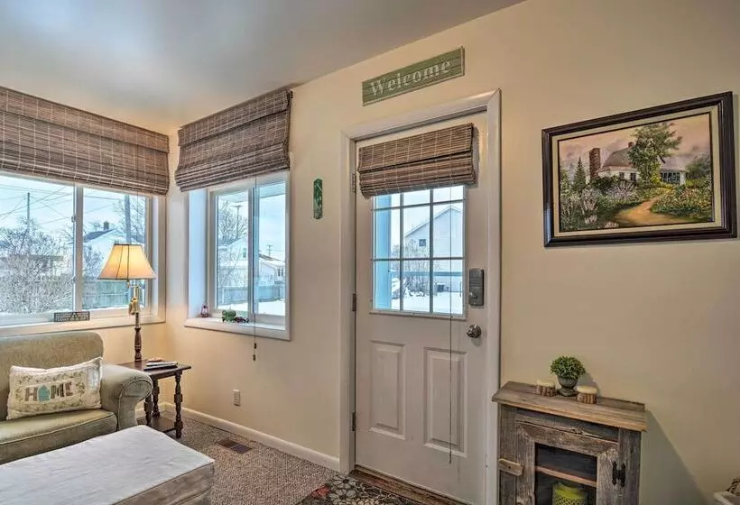 Hip Downtown Cottage   Walk To Beach, Pier, Dining