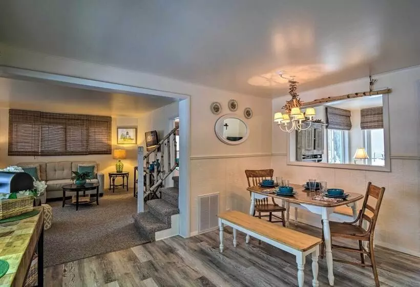 Hip Downtown Cottage   Walk To Beach, Pier, Dining