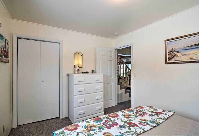 Hip Downtown Cottage   Walk To Beach, Pier, Dining