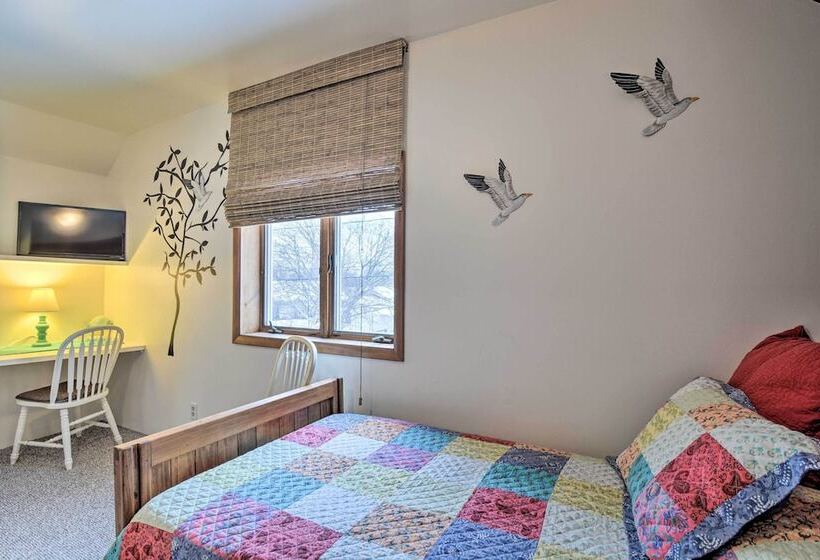 Hip Downtown Cottage   Walk To Beach, Pier, Dining