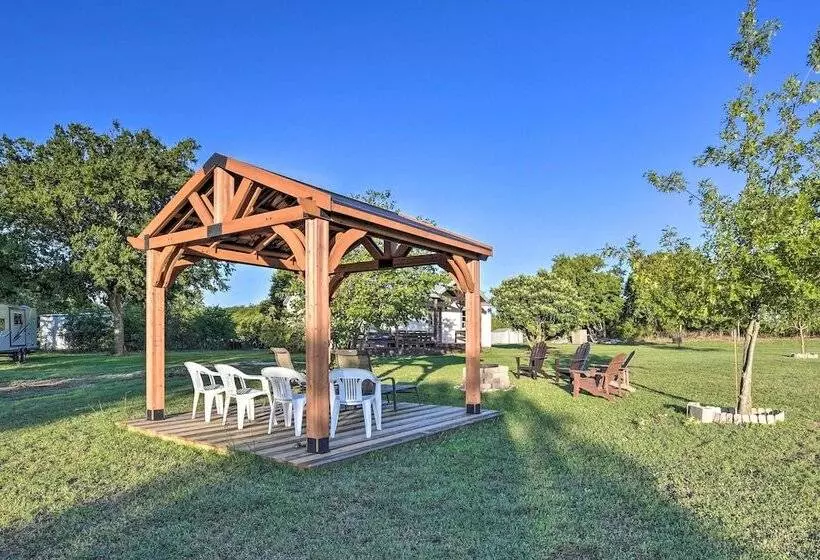 Day Trip To Waco & Temple: House On Cattle Farm