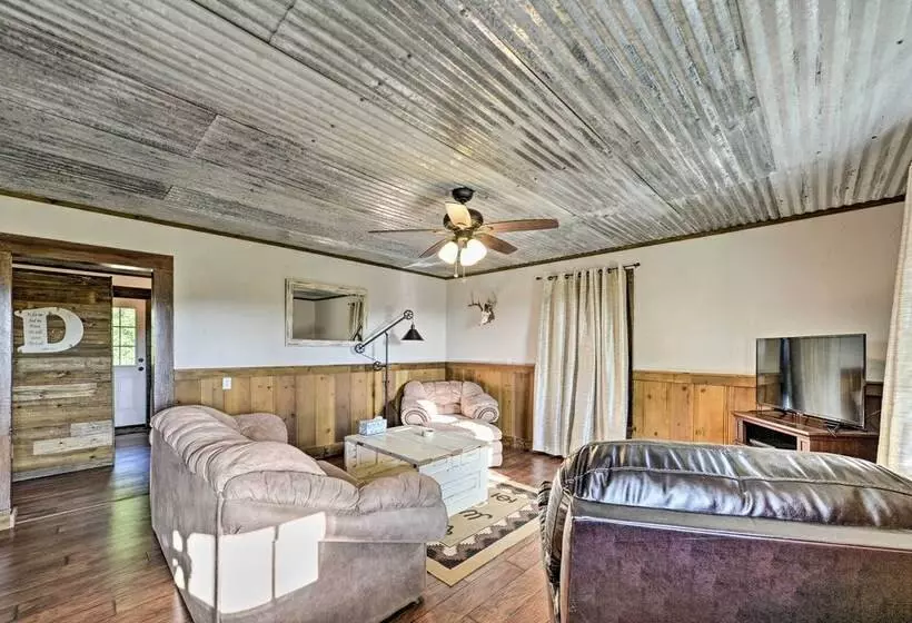 Day Trip To Waco & Temple: House On Cattle Farm