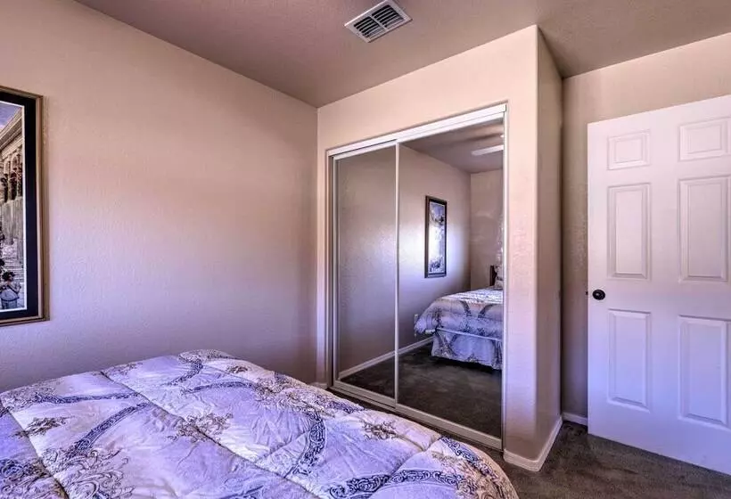 Inviting Retreat W/ Patio < 1 Mi To Colorado River