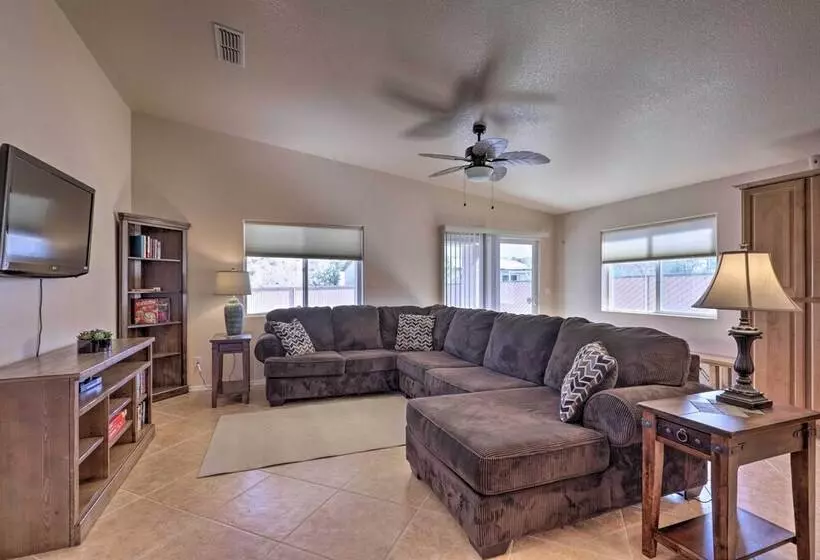 Inviting Retreat W/ Patio < 1 Mi To Colorado River