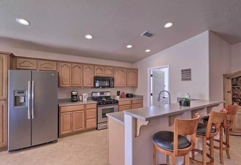 Inviting Retreat W/ Patio < 1 Mi To Colorado River