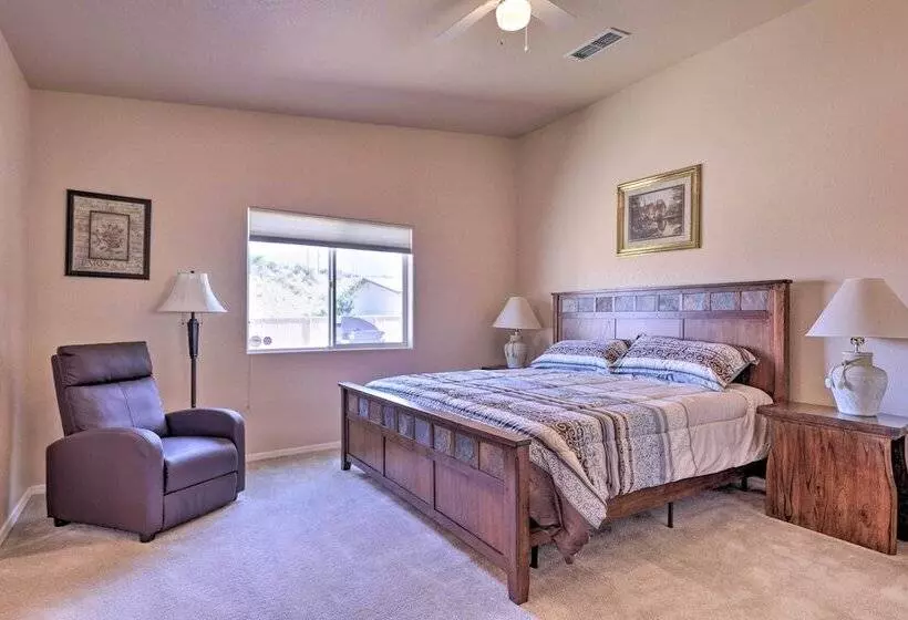 Inviting Retreat W/ Patio < 1 Mi To Colorado River