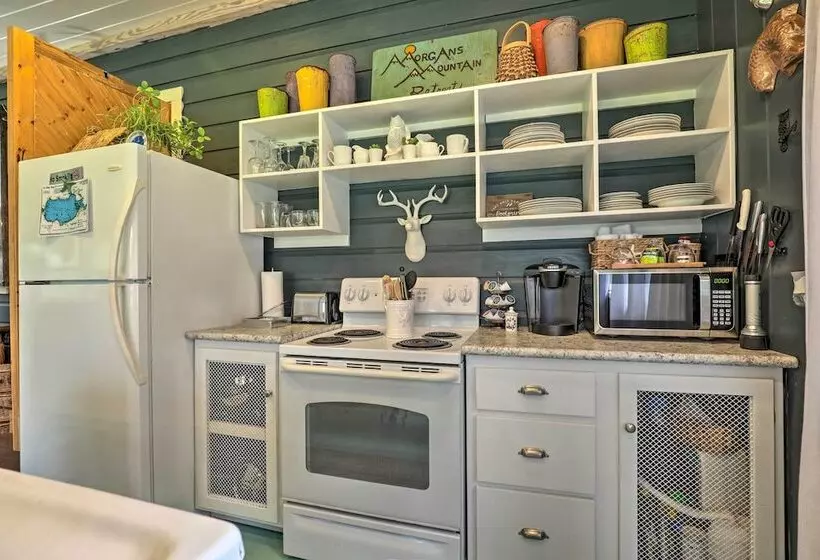 Georgetown Escape W/ Slip: Boat Access Only