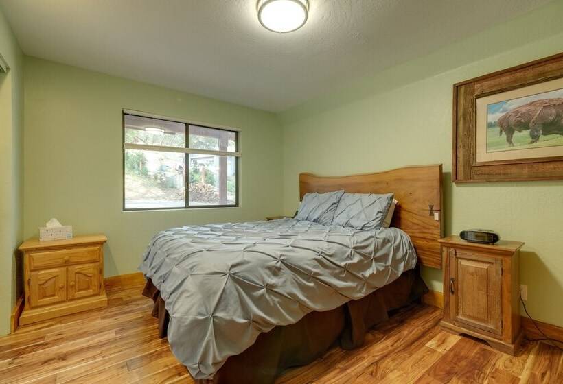 Lake House W/ Pvt. Dock, 30 Mins To Yosemite!