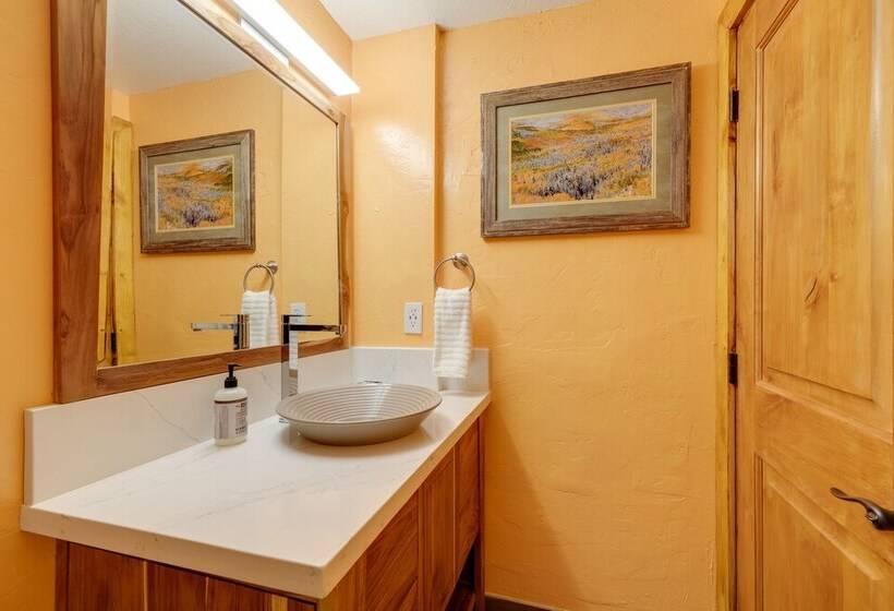 Lake House W/ Pvt. Dock, 30 Mins To Yosemite!