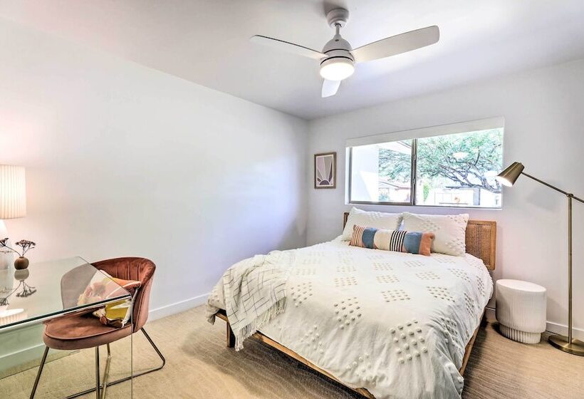 Lavish Scottsdale Oasis: Game Room Veranda + Pool!