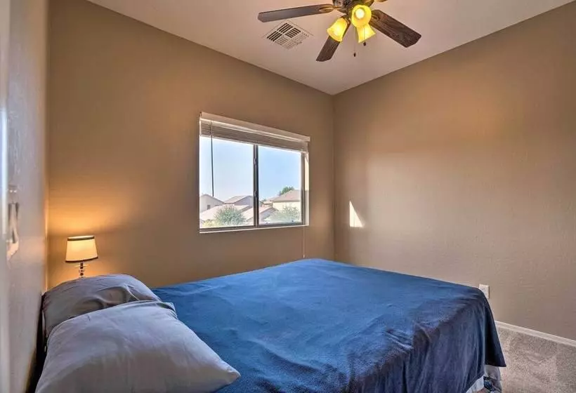 Maricopa Home W/ Outdoor Seating, 2 Mi To Golf!