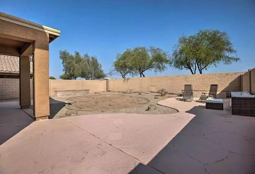 Maricopa Home W/ Outdoor Seating, 2 Mi To Golf!