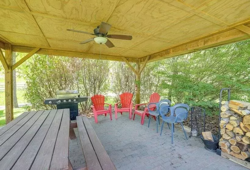 Marshall Cottage On 1895 Tobacco Farm W/ Hot Tub!