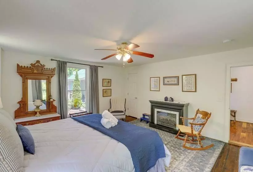 Marshall Cottage On 1895 Tobacco Farm W/ Hot Tub!