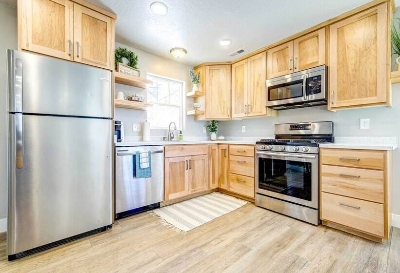 Mountain View Cedar City Home W/ Large Yard!