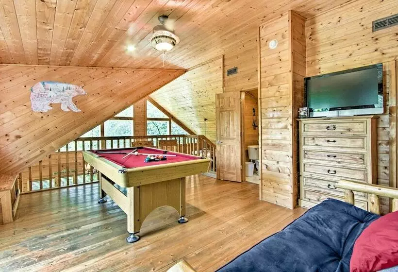 Cabin W/ Hot Tub & Deck ~ 12 Mi To Pigeon Forge!