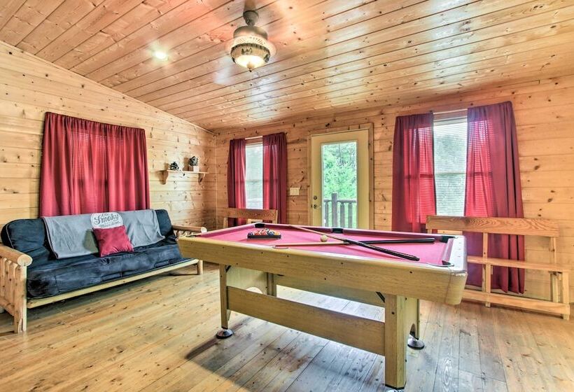 Cabin W/ Hot Tub & Deck ~ 12 Mi To Pigeon Forge!