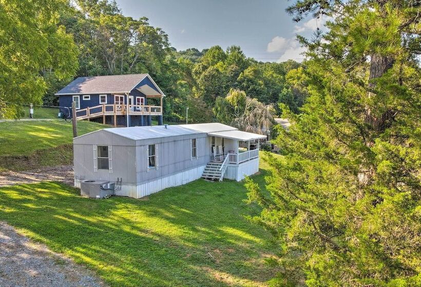 Quaint Cottage Overlooking Cherokee Reservoir