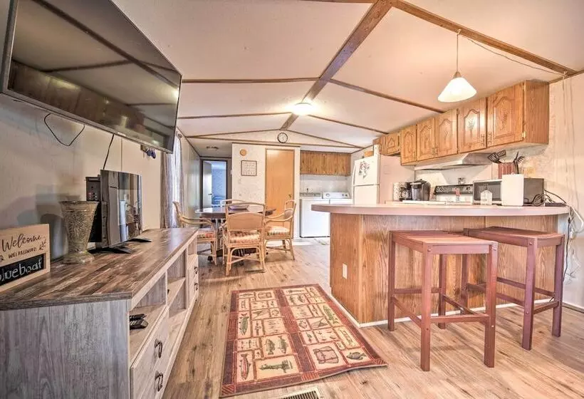 Quaint Cottage Overlooking Cherokee Reservoir