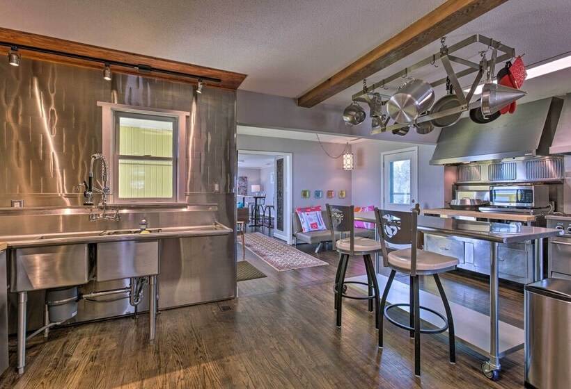 Riverfront New Bern House: Gourmet Kitchen & View!