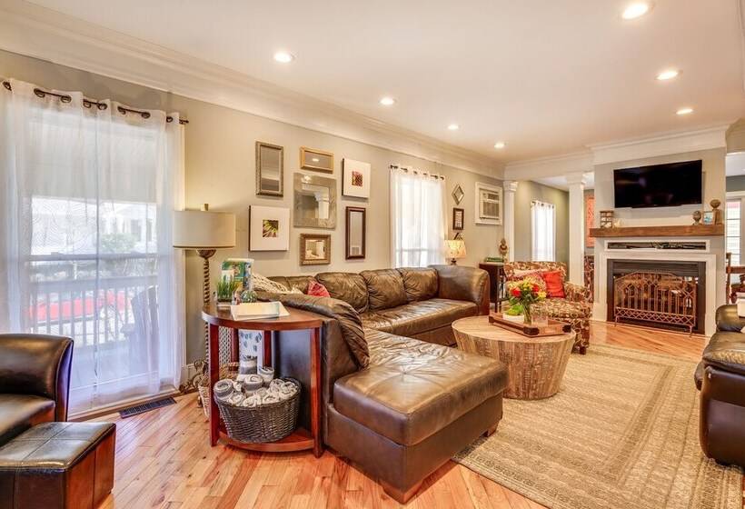 Spacious Home ~ 4 Blocks To Asbury Park Beach!