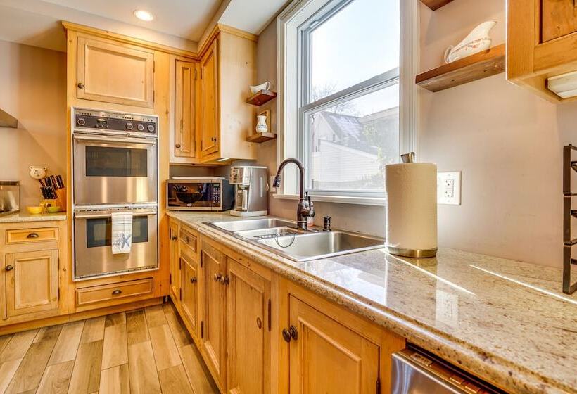 Spacious Home ~ 4 Blocks To Asbury Park Beach!