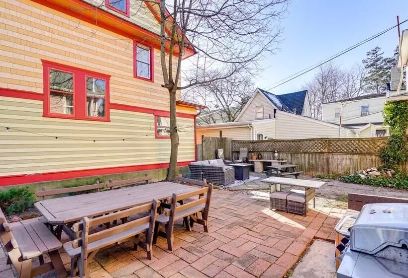 Spacious Home ~ 4 Blocks To Asbury Park Beach!