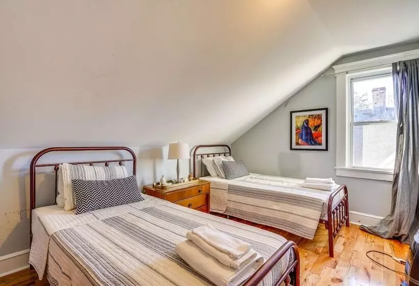 Spacious Home ~ 4 Blocks To Asbury Park Beach!