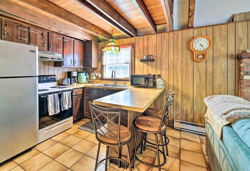 Tree Lined Pocono Lake Cabin W/ Game Room