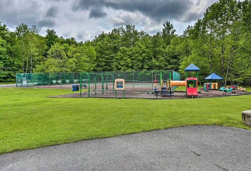 Tree Lined Pocono Lake Cabin W/ Game Room