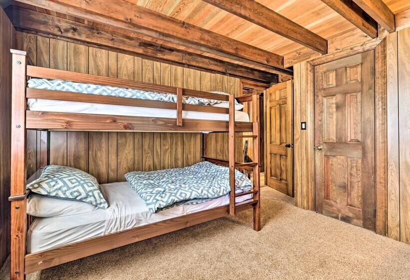 Tree Lined Pocono Lake Cabin W/ Game Room