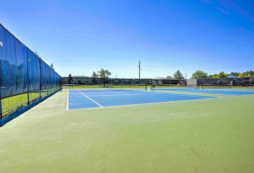 Tree Lined Pocono Lake Cabin W/ Game Room