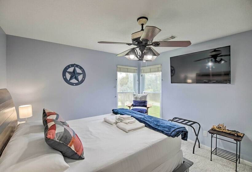 Waterfront San Jacinto River Home W/ Boat Slip!