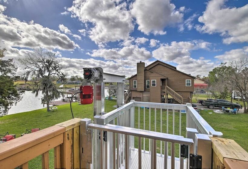 Waterfront San Jacinto River Home W/ Boat Slip!