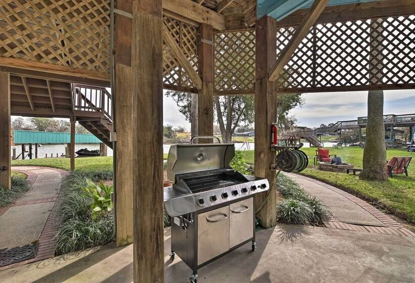 Waterfront San Jacinto River Home W/ Boat Slip!