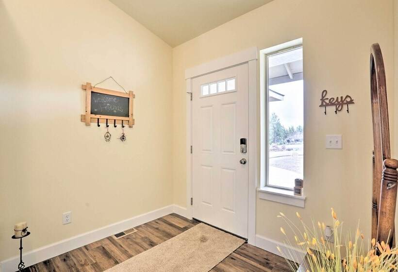 Welcoming Redmond Home W/ Grill, Near Trails!