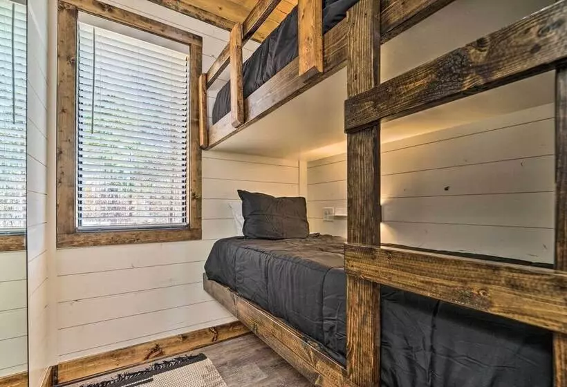 Broken Bow Cabin W/ Hot Tub, 10 Mi To Lake!