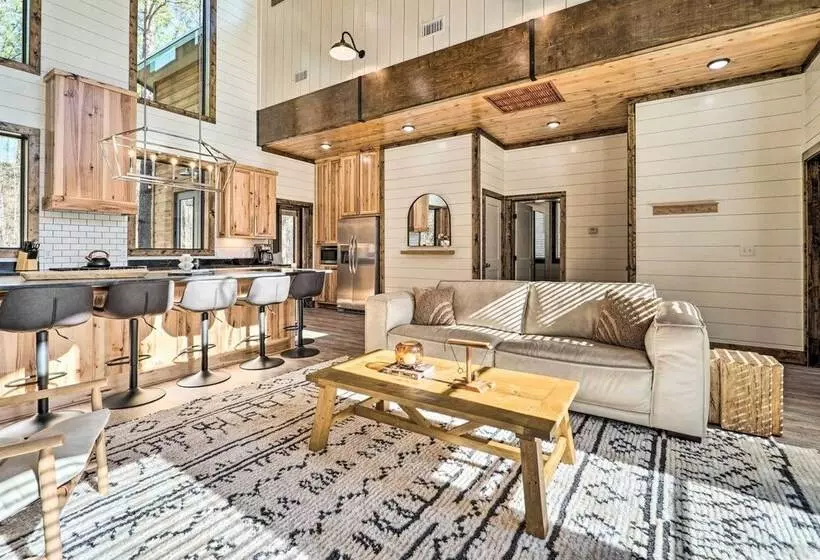 Broken Bow Cabin W/ Hot Tub, 10 Mi To Lake!