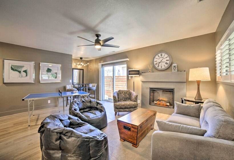 Chic Reno Home W/ Game Room & Putting Green!