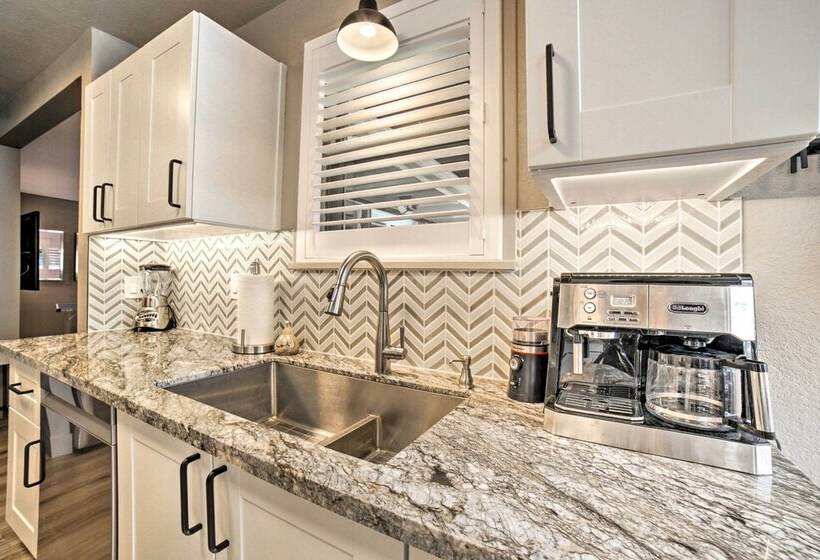 Chic Reno Home W/ Game Room & Putting Green!